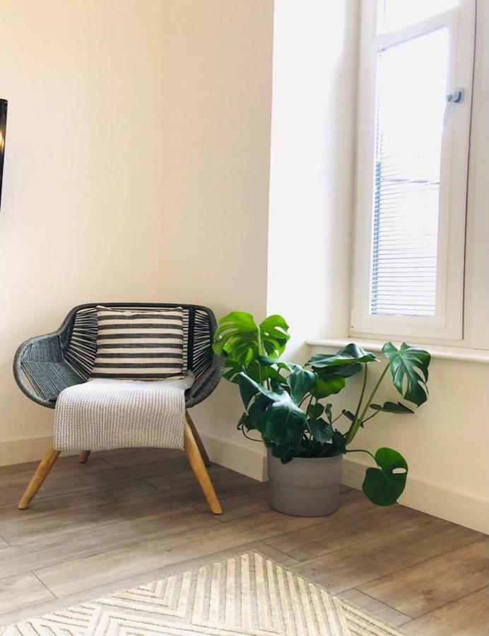 See Our Amazing Score At The Kepties - 5 X Luxurious Serviced Apartments - With Gardens - Fully Equipped - Free Parking - By Orion Short Stays - See Our Other Individual Listings --- This Is For Brand Awareness Only --- Арброт Экстерьер фото